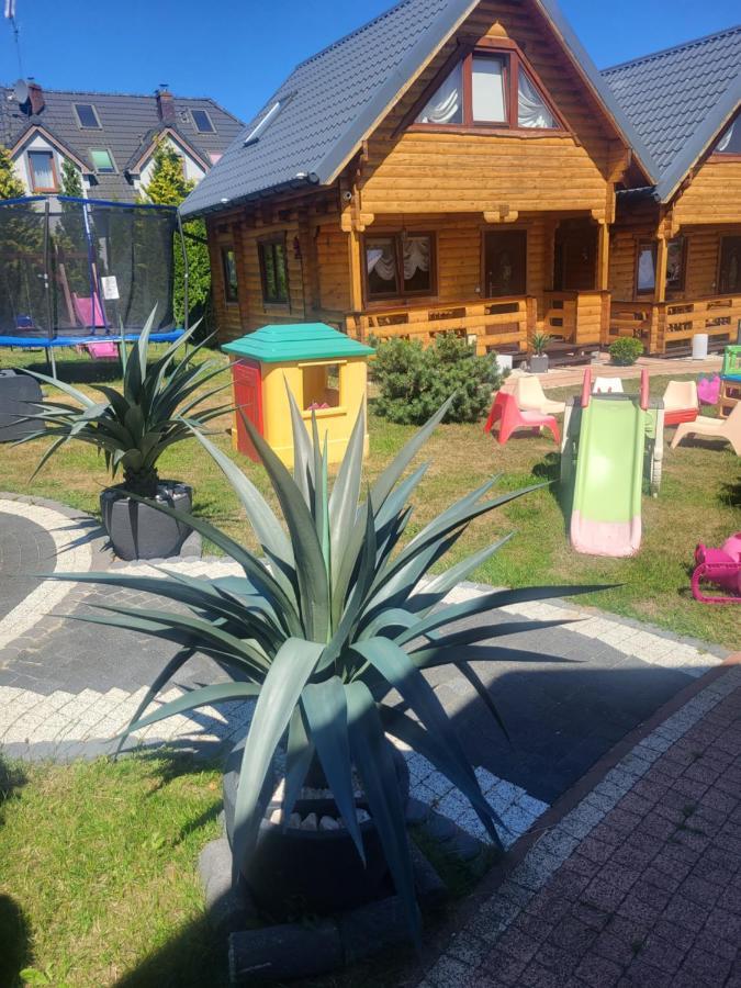 Domki Letniskowe Paradise Rewal Exteriör bild